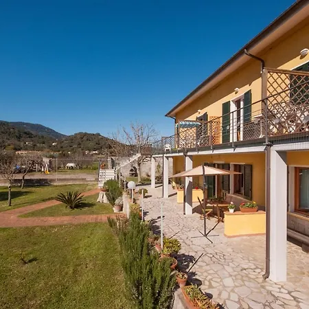 Ξενοδοχείο με διαμερίσματα Gli Olmi Marina di Campo
